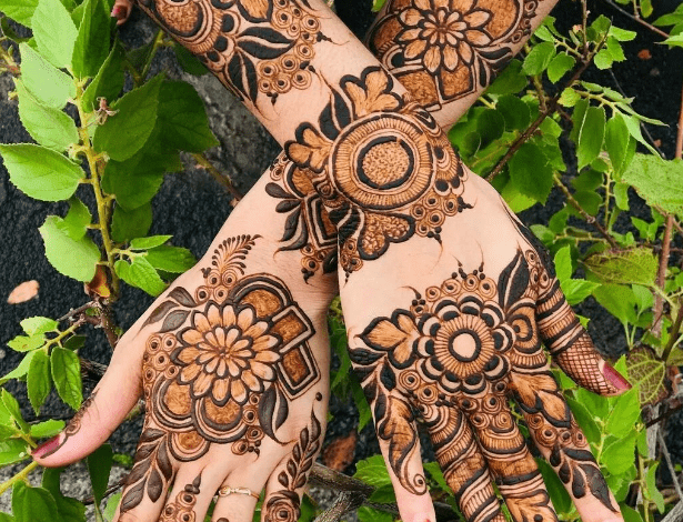 Bold Flower with Dots Mehndi Designs